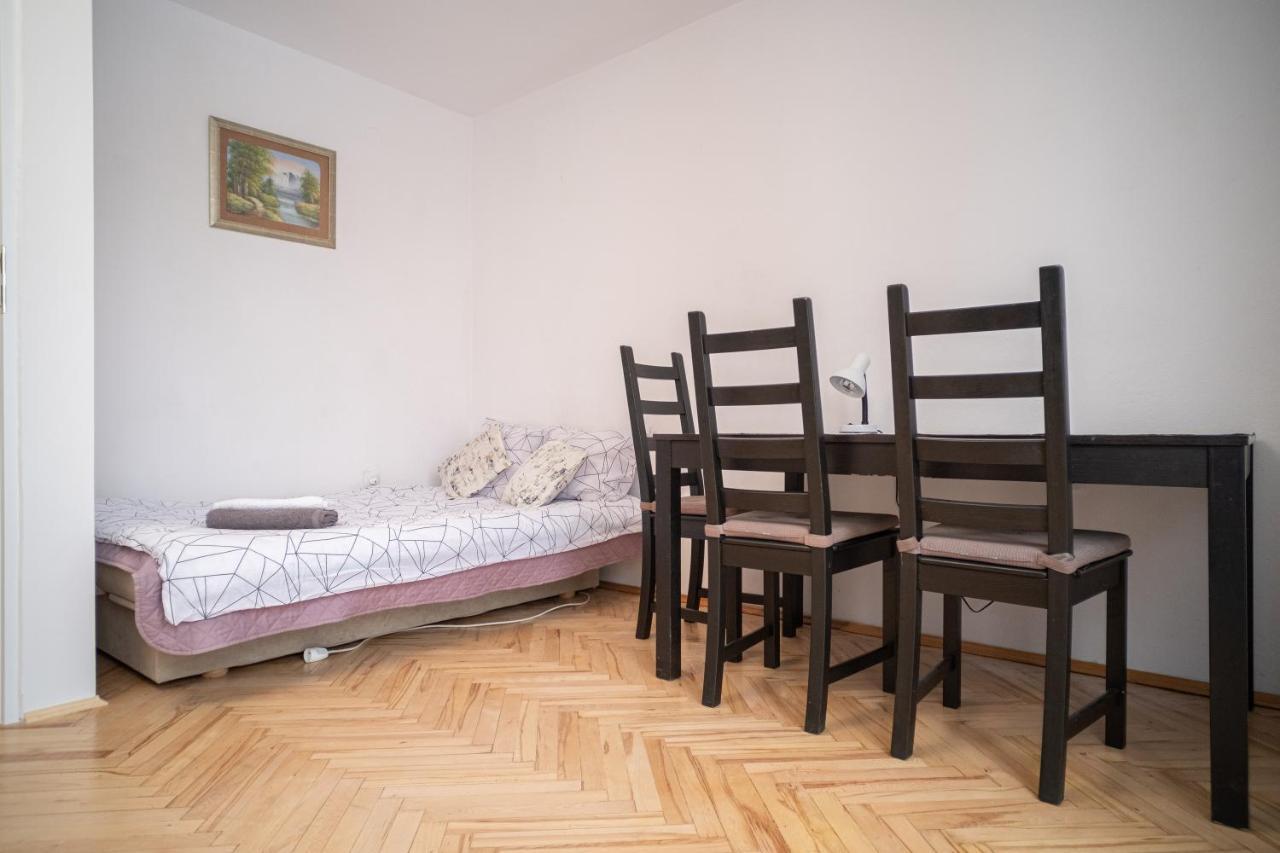 Apartment Apartrooms Near Metro Dw Wilenski Dnf Warsaw