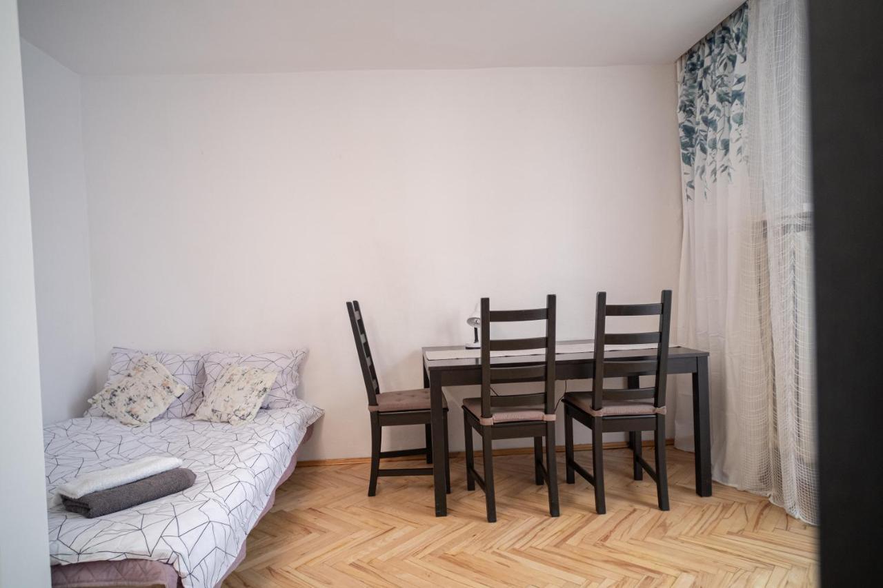 Apartment Apartrooms Near Metro Dw Wilenski Dnf Warsaw